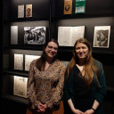Annika Jahns und Rebecca Franke bei der Ausstellungseröffnung am 09.03.2024.