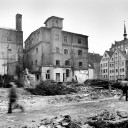 Gelände an der Wokrenterstraße in Rostock, 1989. Die Häuser auf dem Bild sollten abgerissen und durch Plattenbauten ersetzt werden. Ein Teil konnte durch eine Rostocker Bürgerinitiative zur Erhaltung der Altstadt nach 1990 gerettet werden.