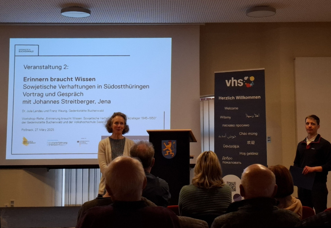 Dr. Julia Landau und Johannes Streitberger während der zweiten Veranstaltung in Pößneck, 27. März 2025. Foto: Andreas Blümel.