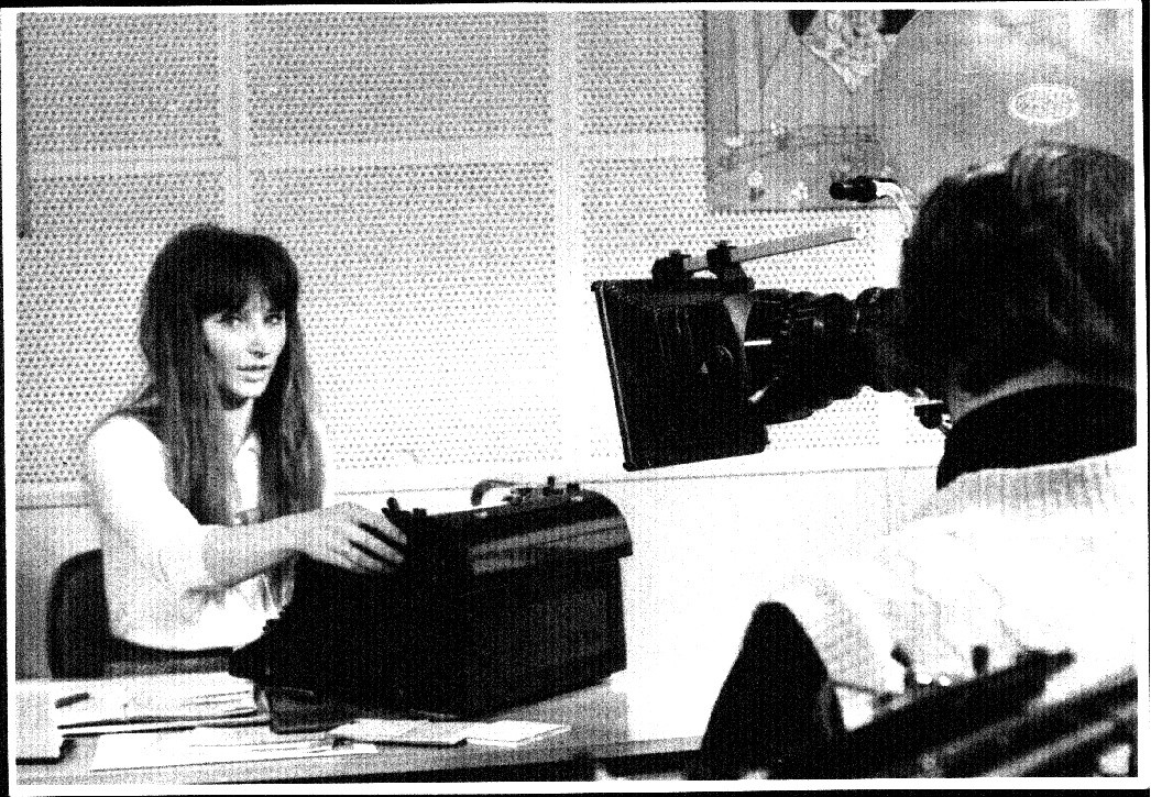 Dreharbeiten der Staatlichen Filmdokumentation der DDR zum Filmdokument "Berlin-Totale III. Lebens- und Wohnverhältnisse 6. Einrichtung einer Wohnung" (1979, Monika Reck), ©Monika Reck.