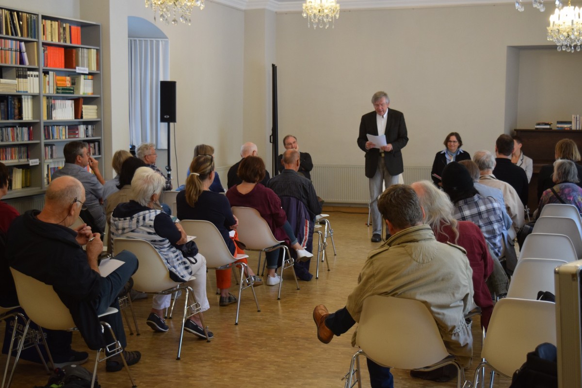 Begrüßung durch die Projektleiter*innen. Foto: Dominik Gärtner und Meike Katzek, Juli 2019