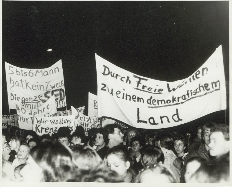 Demonstration in Weimar am 07. November 1989, Foto und Bildrechte: Klaus Bergmann