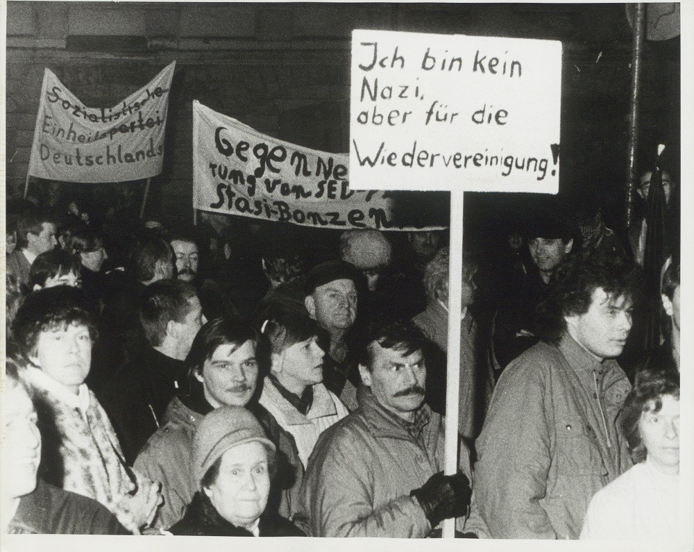Demonstration in Weimar am 09. Januar 1990, Foto und Bildrechte: Klaus Bergmann